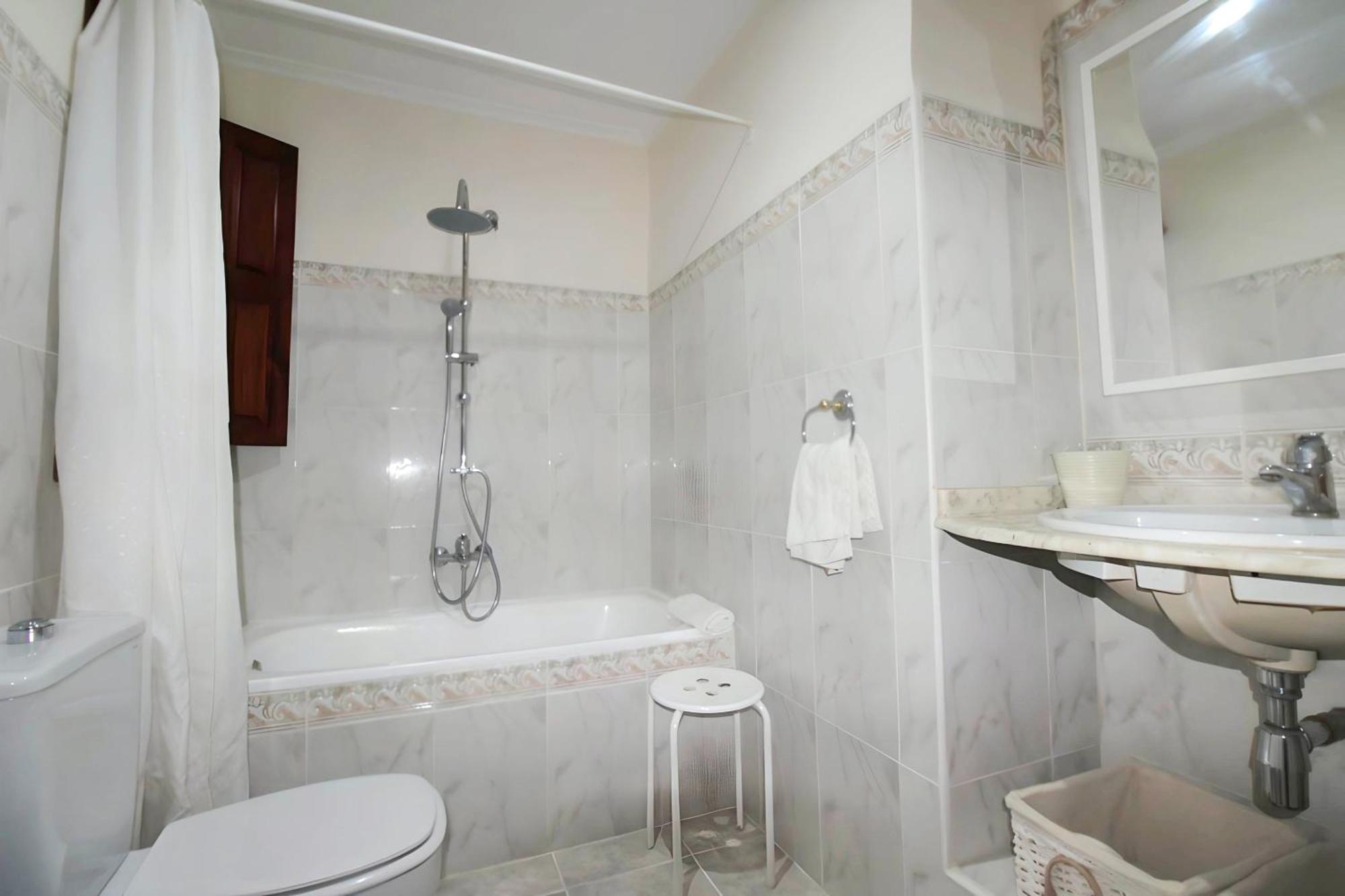 Apartamento Reformado Cerca De La Plaza Redonda Valencia Exterior photo