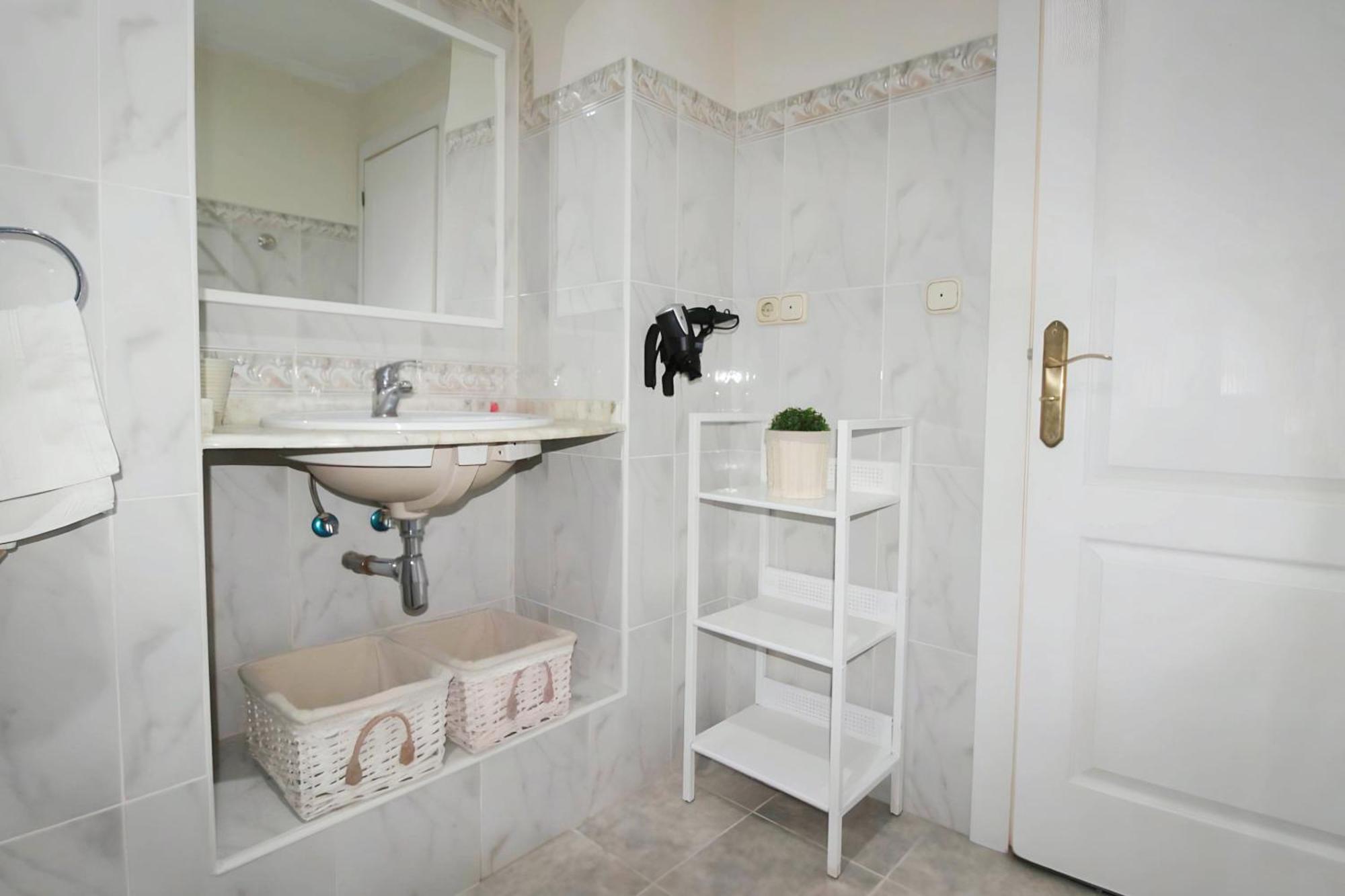 Apartamento Reformado Cerca De La Plaza Redonda Valencia Exterior photo
