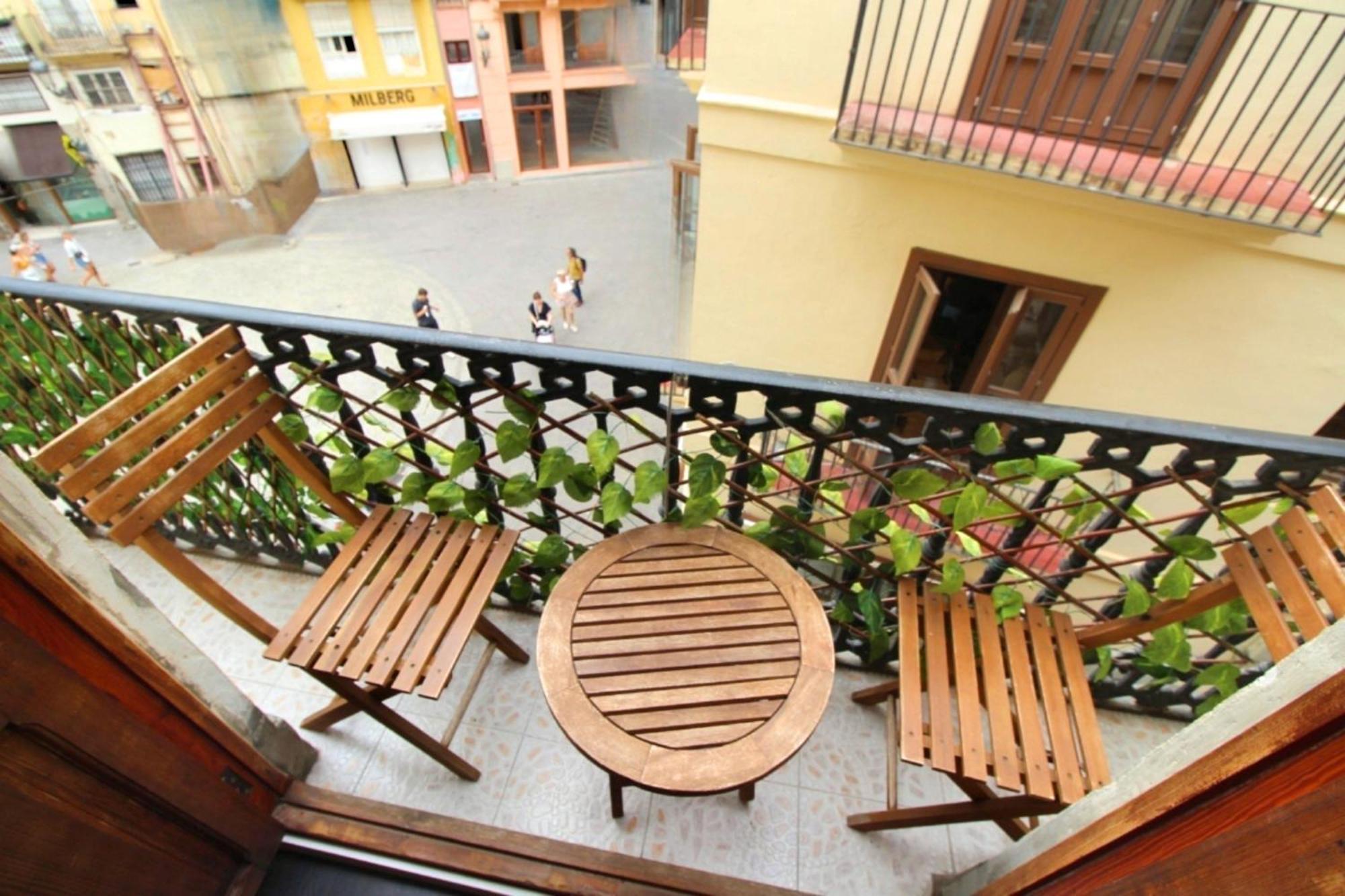 Apartamento Reformado Cerca De La Plaza Redonda Valencia Exterior photo