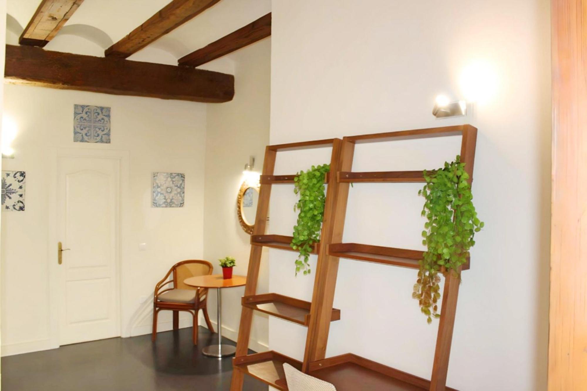 Apartamento Reformado Cerca De La Plaza Redonda Valencia Exterior photo