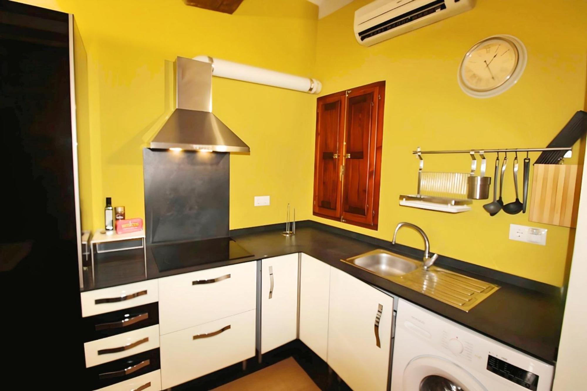 Apartamento Reformado Cerca De La Plaza Redonda Valencia Exterior photo