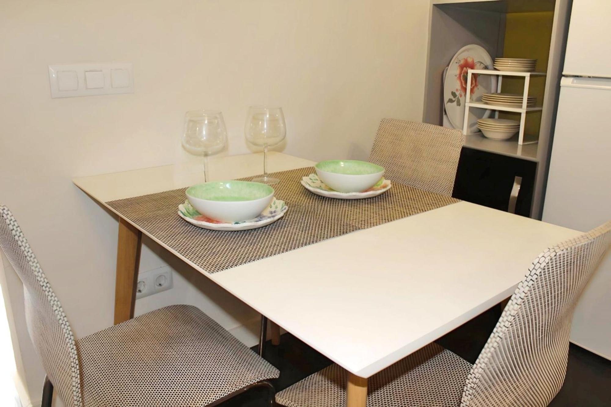 Apartamento Reformado Cerca De La Plaza Redonda Valencia Exterior photo
