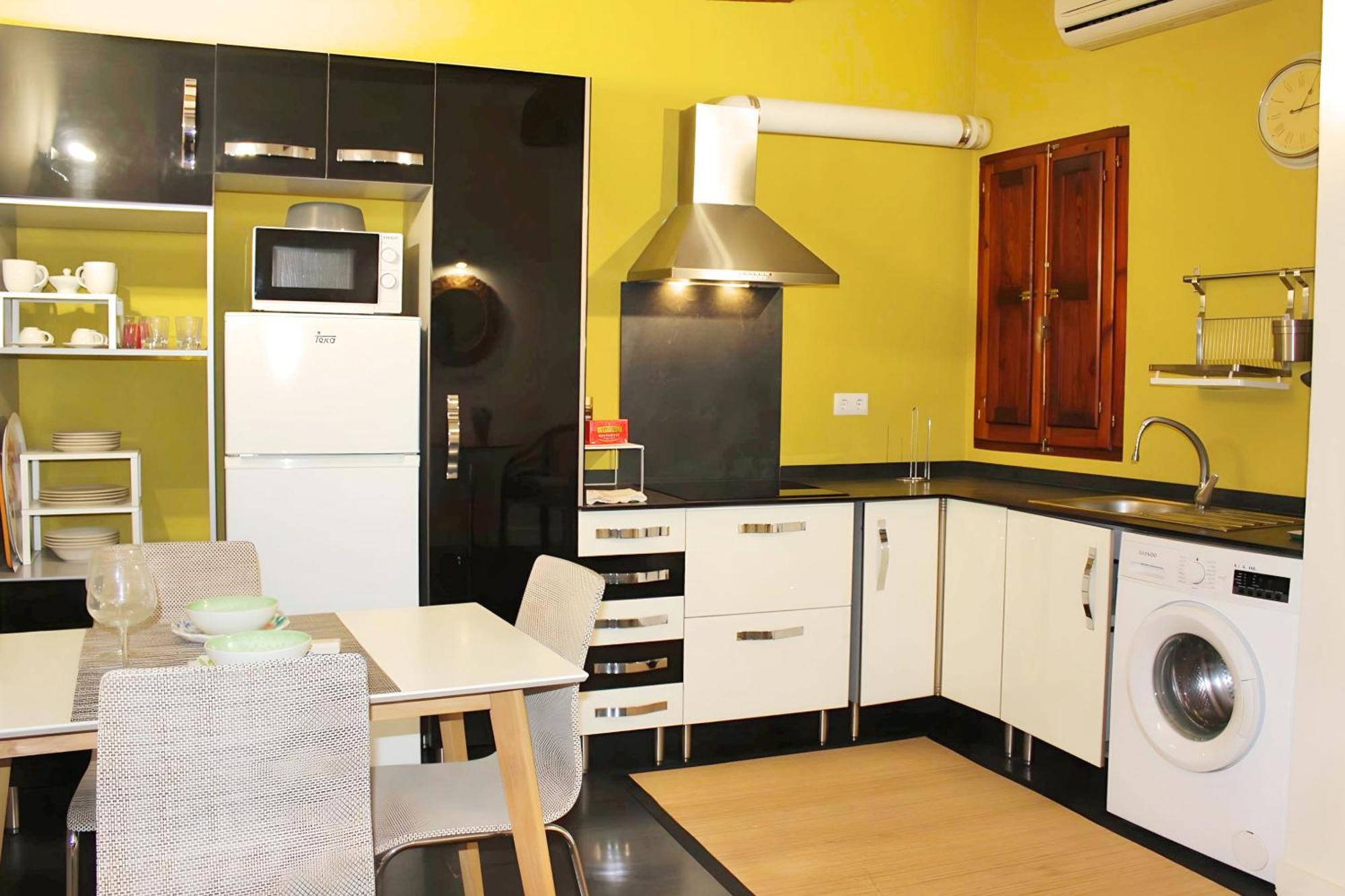 Apartamento Reformado Cerca De La Plaza Redonda Valencia Exterior photo