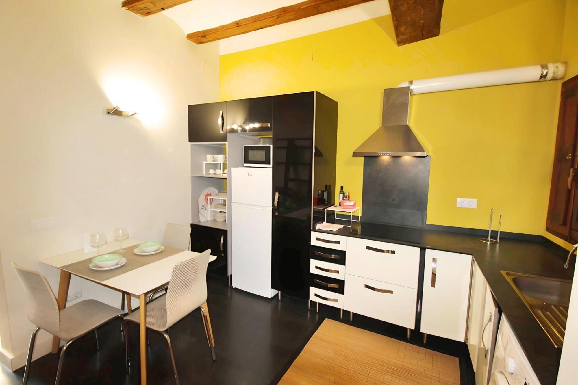 Apartamento Reformado Cerca De La Plaza Redonda Valencia Exterior photo