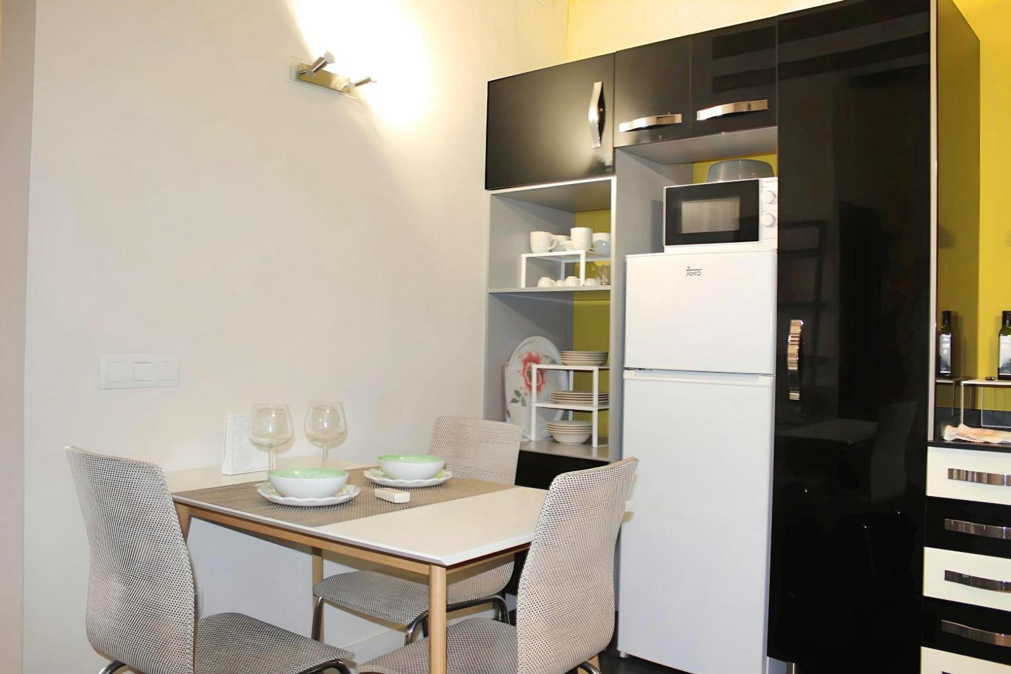 Apartamento Reformado Cerca De La Plaza Redonda Valencia Exterior photo