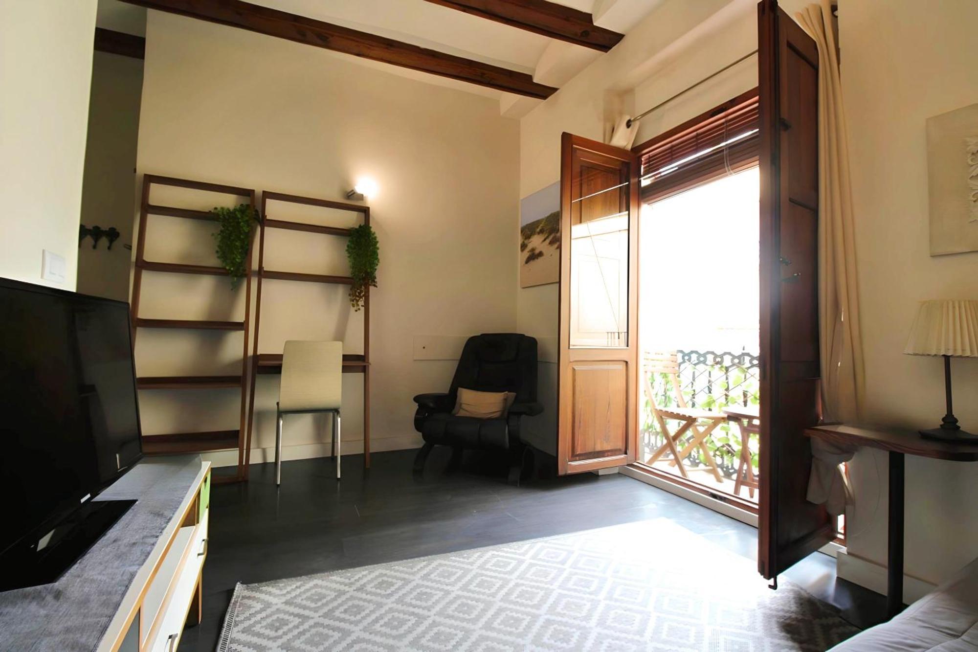 Apartamento Reformado Cerca De La Plaza Redonda Valencia Exterior photo
